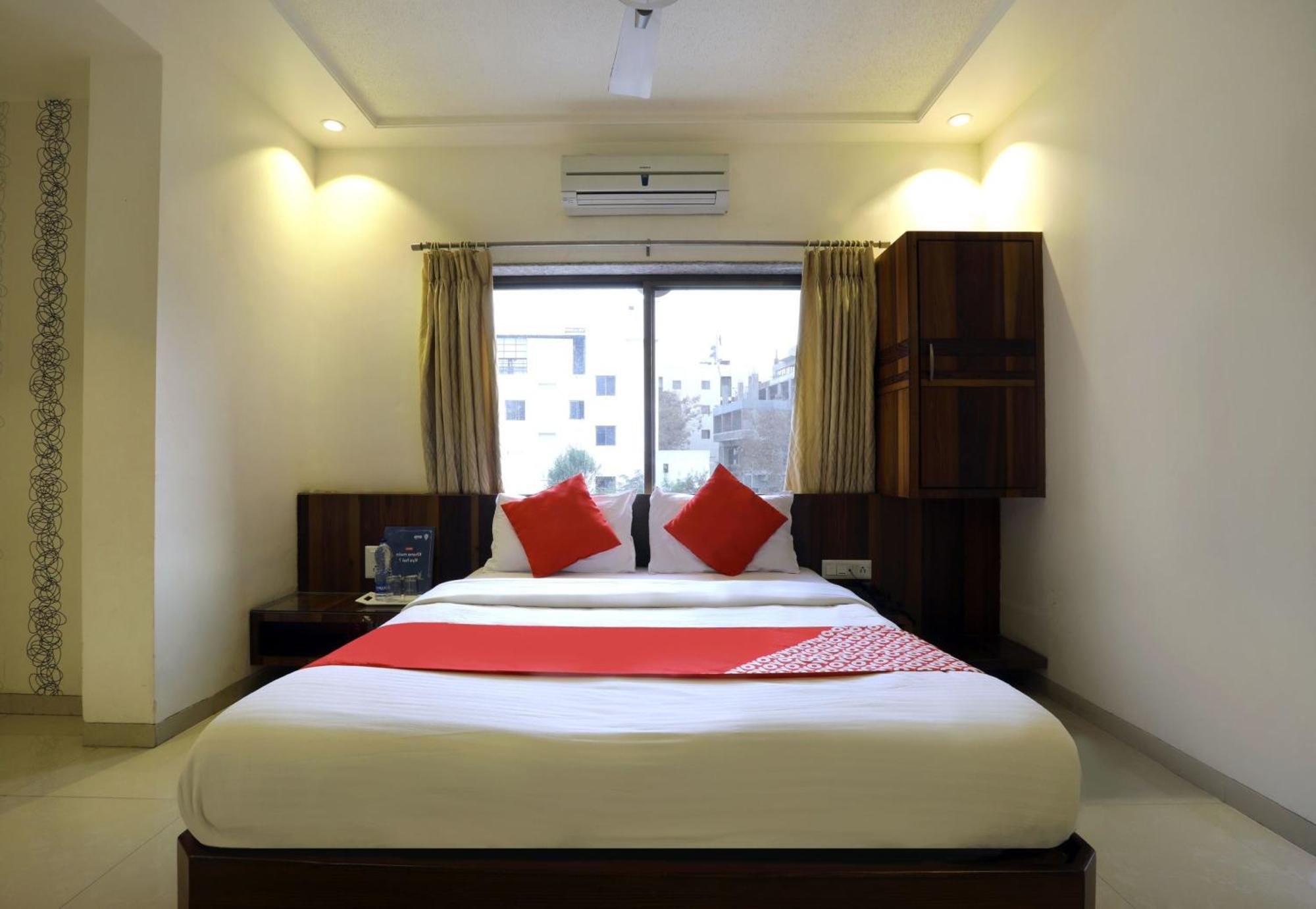 Collection O Satyan Inn Shirdi Exterior photo