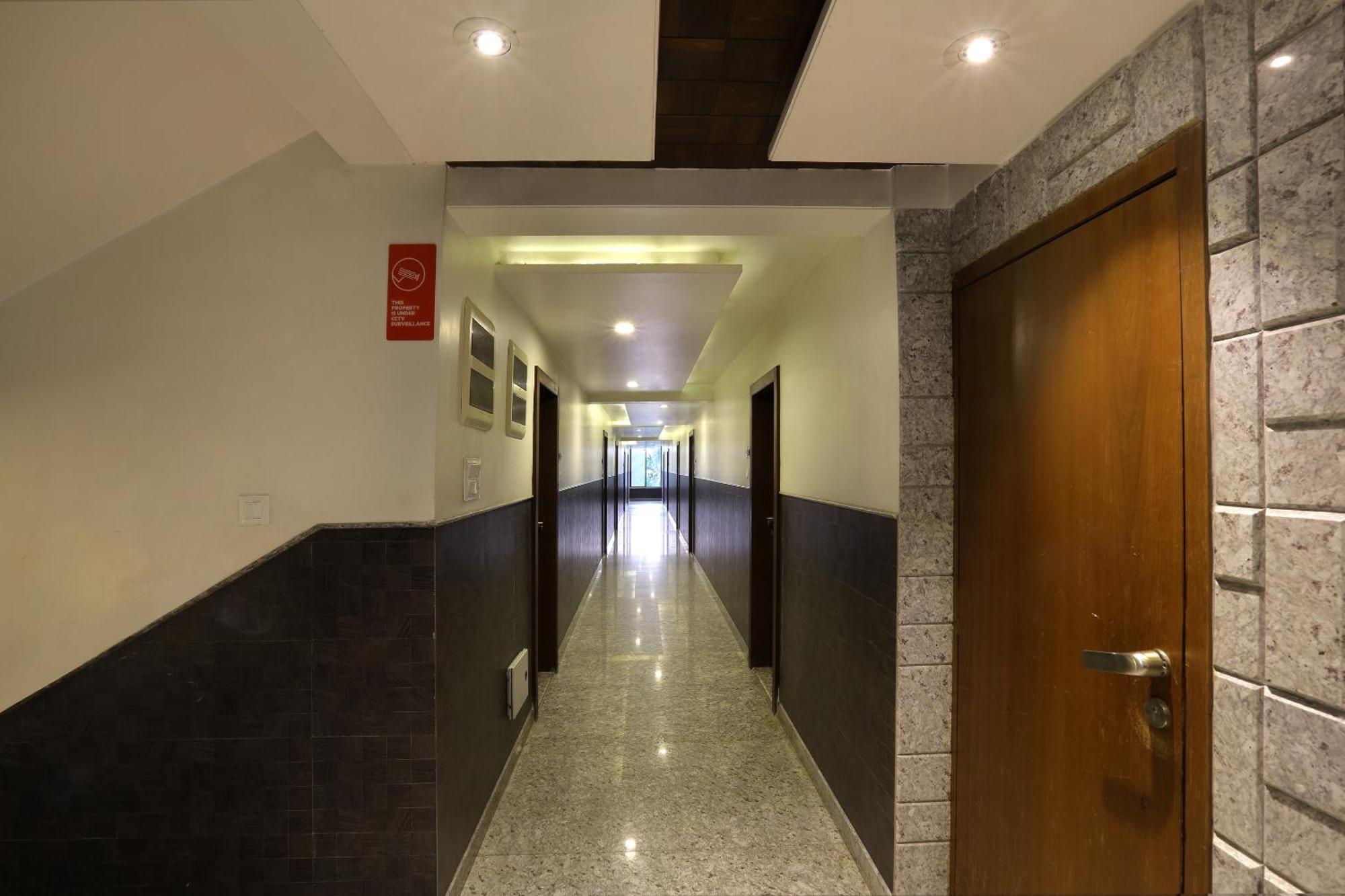 Collection O Satyan Inn Shirdi Exterior photo