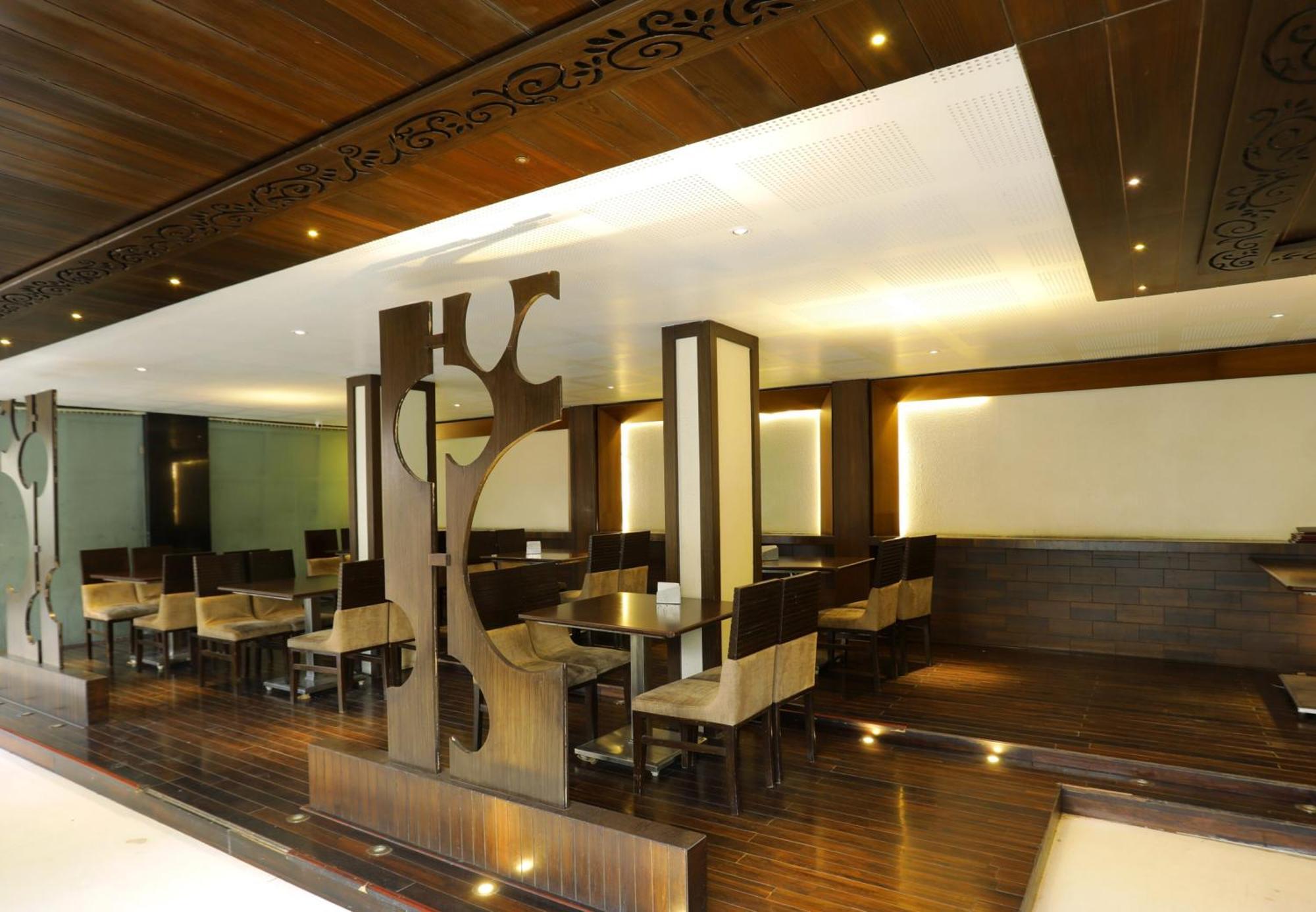 Collection O Satyan Inn Shirdi Exterior photo